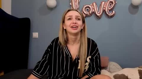 AnnaMaee online show from March 3, 2025, 12:37 am