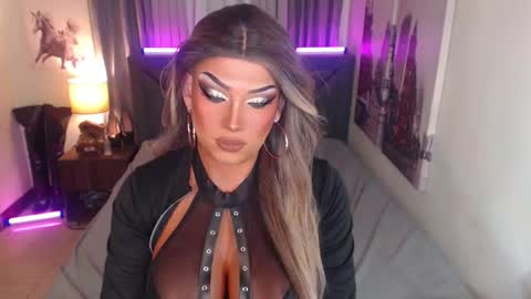 Cattaleya online show from March 2, 2025, 1:05 pm