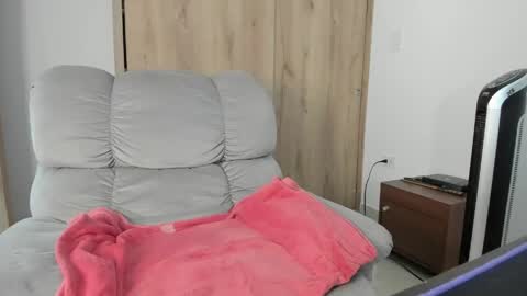 Snapshot of xspecialroomx chatting on May 8, 2026, 7:52 pm Hellen Sofia instagram hellen5546 online show from May 8, 2026, 7:52 pm