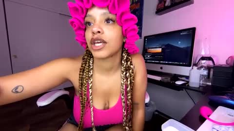 xStarGazingx online show from September 11, 2025, 6:41 pm