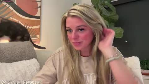 Snapshot of xstellabeex chatting on December 2, 2024, 11:51 pm xstellabeex online show from December 2, 2024, 11:51 pm