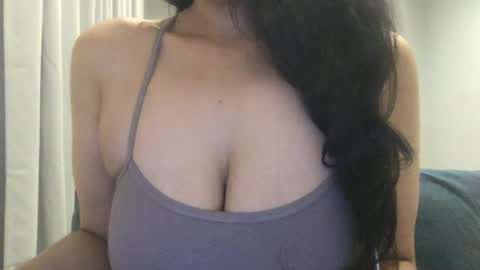 xsweetsaraxx online show from July 7, 2026, 1:59 pm