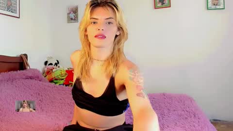 Snapshot of xthesexyboyx chatting on February 20, 2026, 3:23 pm Femboy Exotic online show from February 20, 2026, 3:23 pm