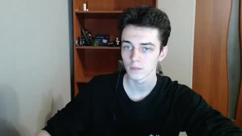 traqqq online show from September 17, 2025, 8:21 pm