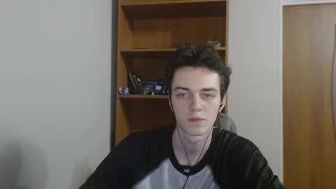 traqqq online show from October 20, 2025, 7:47 pm