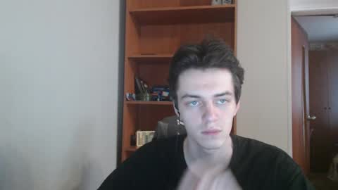 traqqq online show from November 5, 2025, 8:36 am