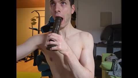 N online show from October 7, 2025, 11:57 pm