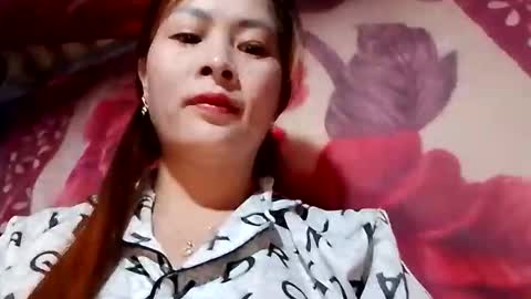 Snapshot of xuxulove00 chatting on December 16, 2025, 12:37 am xuxulove00 online show from December 16, 2025, 12:37 am