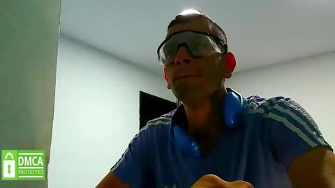 xuyeeg online show from February 16, 2025, 1:25 am