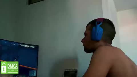 xuyeeg online show from February 20, 2025, 9:42 pm