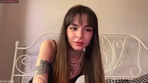 Lily online show from June 26, 2026, 11:25 am