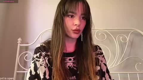 Lily online show from July 17, 2026, 11:39 am