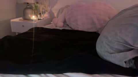 Snapshot of xx_lily_xx2 chatting on May 16, 2026, 8:18 pm Lily online show from May 16, 2026, 8:18 pm