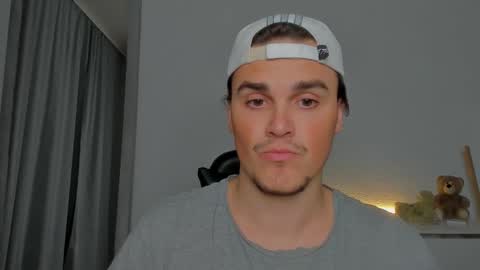 raul online show from October 14, 2025, 1:50 am