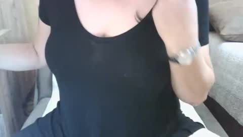 HotMomAlex online show from June 8, 2026, 7:47 pm