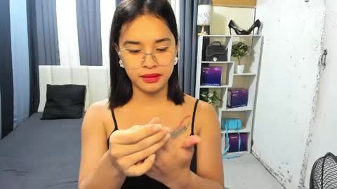 CHLOES ROOM online show from June 5, 2026, 5:18 pm