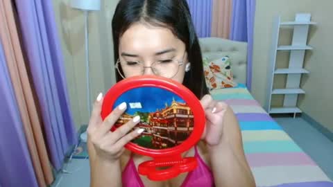 CHLOES ROOM online show from June 18, 2026, 10:52 am