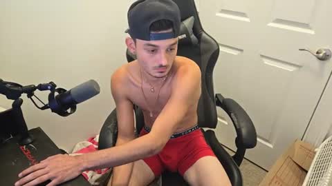 XxDreamBoyxX online show from July 29, 2026, 3:48 am