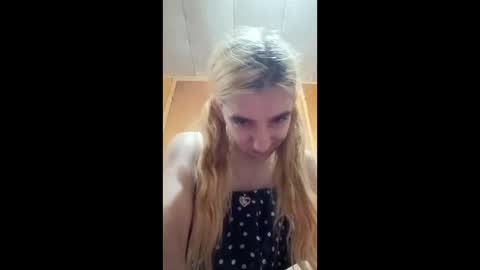 xxjessiebugxx online show from June 6, 2026, 3:33 am
