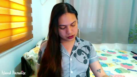 Snapshot of xxjulielovesyouxx chatting on June 5, 2026, 3:35 am July online show from June 5, 2026, 3:35 am