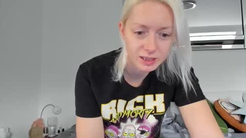 Snapshot of xxkimber_bentonxx chatting on October 25, 2025, 8:55 am Next online Monday to Friday 10am till 2pm UK time online show from October 25, 2025, 8:55 am