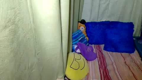 xxloveheart online show from February 12, 2026, 5:46 am