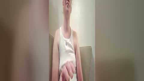 xxmariebliss online show from June 12, 2026, 12:48 pm