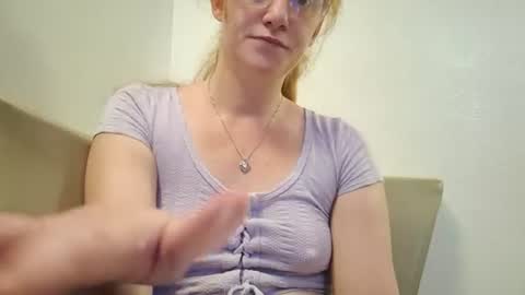 xxmariebliss online show from July 13, 2026, 12:41 pm