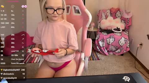 Snapshot of xxnaughtynicolexx chatting on September 14, 2025, 10:31 pm Nicole online show from September 14, 2025, 10:31 pm