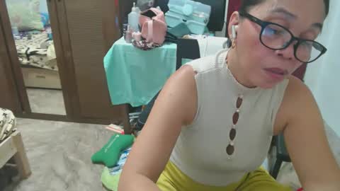 xxsexypinayxx online show from April 12, 2026, 1:27 pm