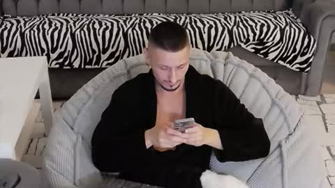 Snapshot of xxx_alejandro chatting on October 20, 2025, 5:35 pm xxx_alejandro online show from October 20, 2025, 5:35 pm