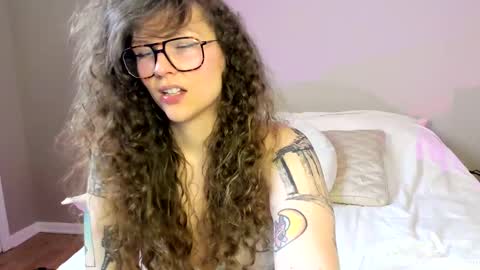 Snapshot of xxx_aura_xxx chatting on March 4, 2025, 12:29 am Aura Deluge online show from March 4, 2025, 12:29 am