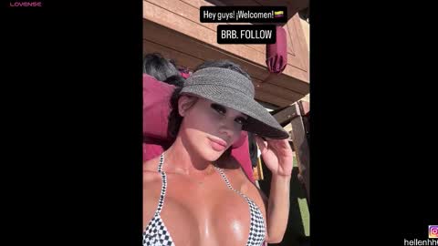 Snapshot of xxx_johann chatting on December 18, 2025, 5:41 pm Miluu bronwx online show from December 18, 2025, 5:41 pm