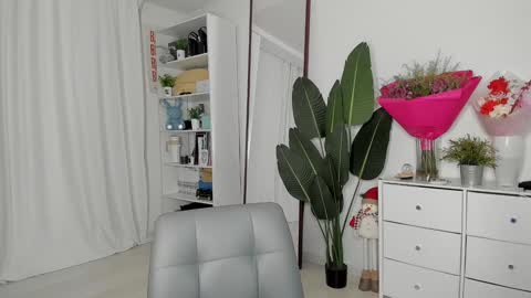 Snapshot of xxx_leila chatting on December 2, 2024, 6:30 am xxx_leila online show from December 2, 2024, 6:30 am