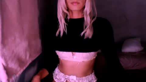 Chiara online show from June 17, 2026, 4:59 am