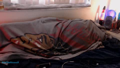 Snapshot of xxxfiveninexxx chatting on December 20, 2024, 5:29 pm XxxFiveNinexxX online show from December 20, 2024, 5:29 pm