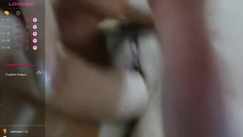 Snapshot of xxxlola_ chatting on October 25, 2025, 7:52 pm Lola online show from October 25, 2025, 7:52 pm