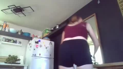 Lola online show from September 23, 2025, 9:07 pm