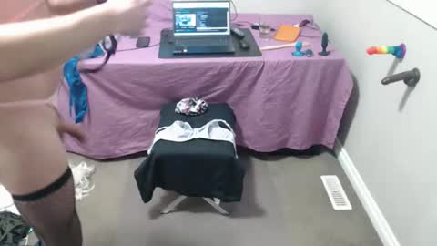 xxxxbrad online show from February 17, 2026, 10:27 pm