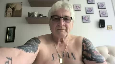 Snapshot of xxxxpeter55 chatting on June 1, 2026, 12:51 pm xxxxpeter55 online show from June 1, 2026, 12:51 pm