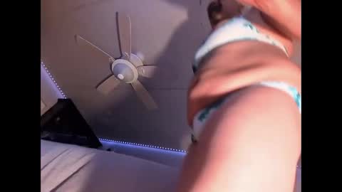 Xzbib online show from January 2, 2025, 2:02 pm