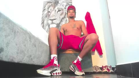 Snapshot of y0ung_master_ chatting on November 26, 2025, 2:01 am Sr. Y0ung Master online show from November 26, 2025, 2:01 am