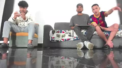 Snapshot of y0ung_master_ chatting on December 21, 2025, 4:19 am Sr. Y0ung Master online show from December 21, 2025, 4:19 am