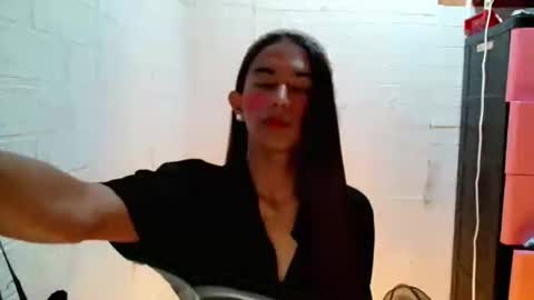 Bella online show from December 15, 2025, 12:31 pm