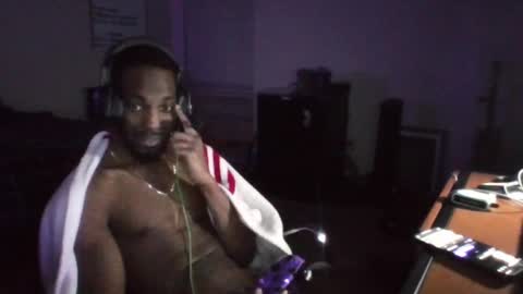 Snapshot of y_sticky chatting on March 7, 2025, 5:18 am y_sticky online show from March 7, 2025, 5:18 am