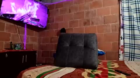 Yajz online show from April 13, 2026, 11:43 pm