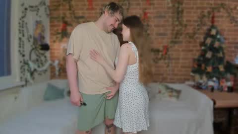 Snapshot of yami_yami_yami chatting on December 18, 2025, 12:33 pm Mia and Andry online show from December 18, 2025, 12:33 pm