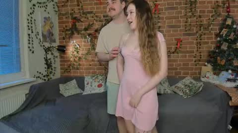 Snapshot of yami_yami_yami chatting on January 11, 2026, 12:43 pm Mia and Andry online show from January 11, 2026, 12:43 pm