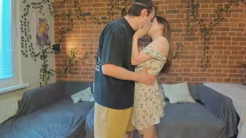 Snapshot of yami_yami_yami chatting on March 1, 2026, 12:18 pm Mia and Andry online show from March 1, 2026, 12:18 pm