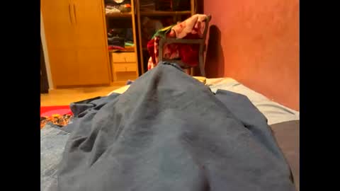 yamines online show from October 1, 2025, 1:55 am